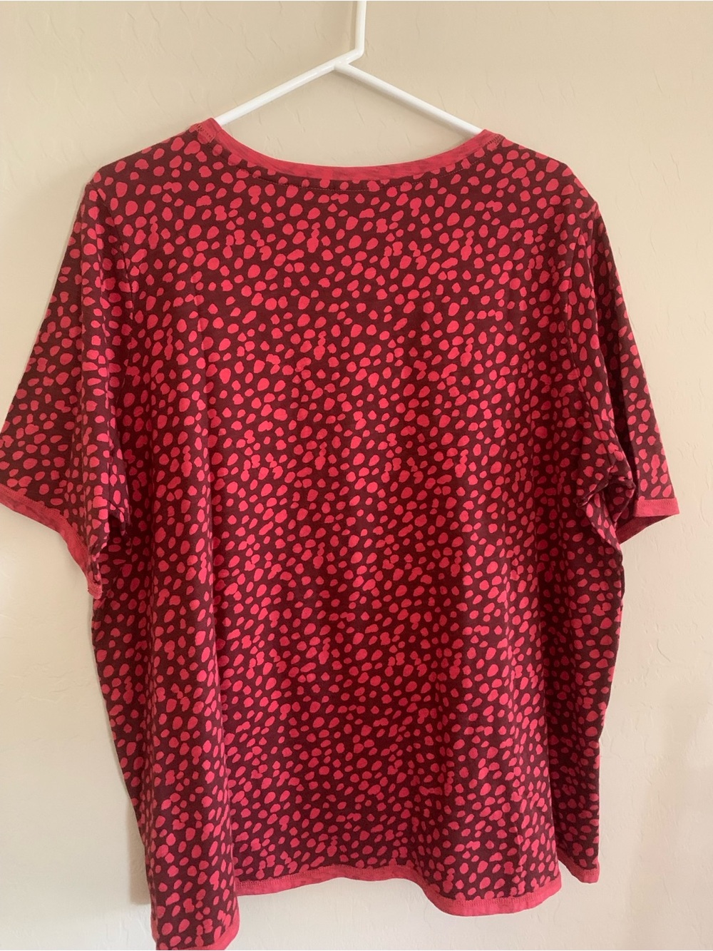 LOGO by Lori Goldstein Red and Maroon Short Sleeve Printed Tee 100% Cotton